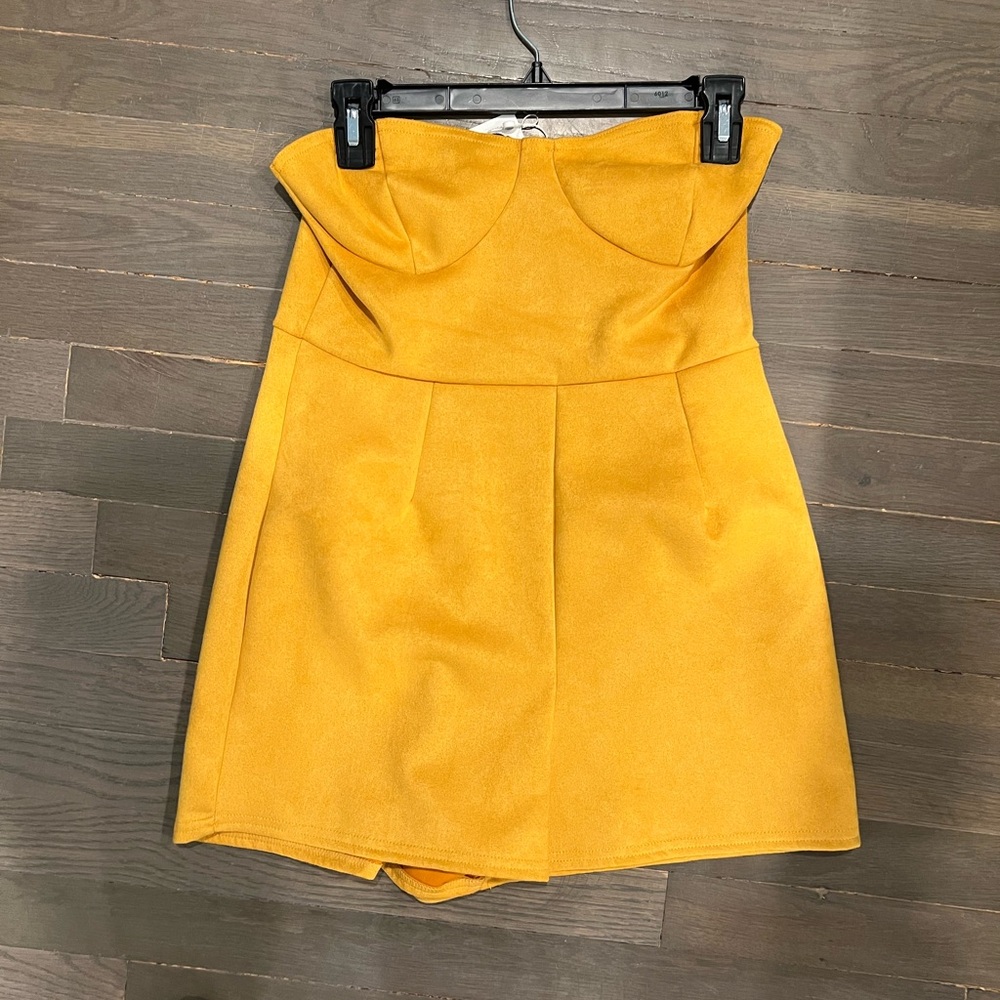 NWT yellow strapless romper